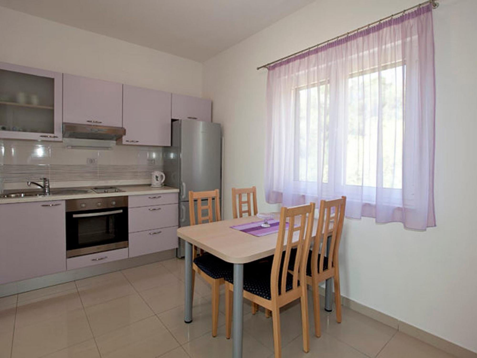 Apartments By The Sea Igrane, Makarska - 17292 Bagian luar foto