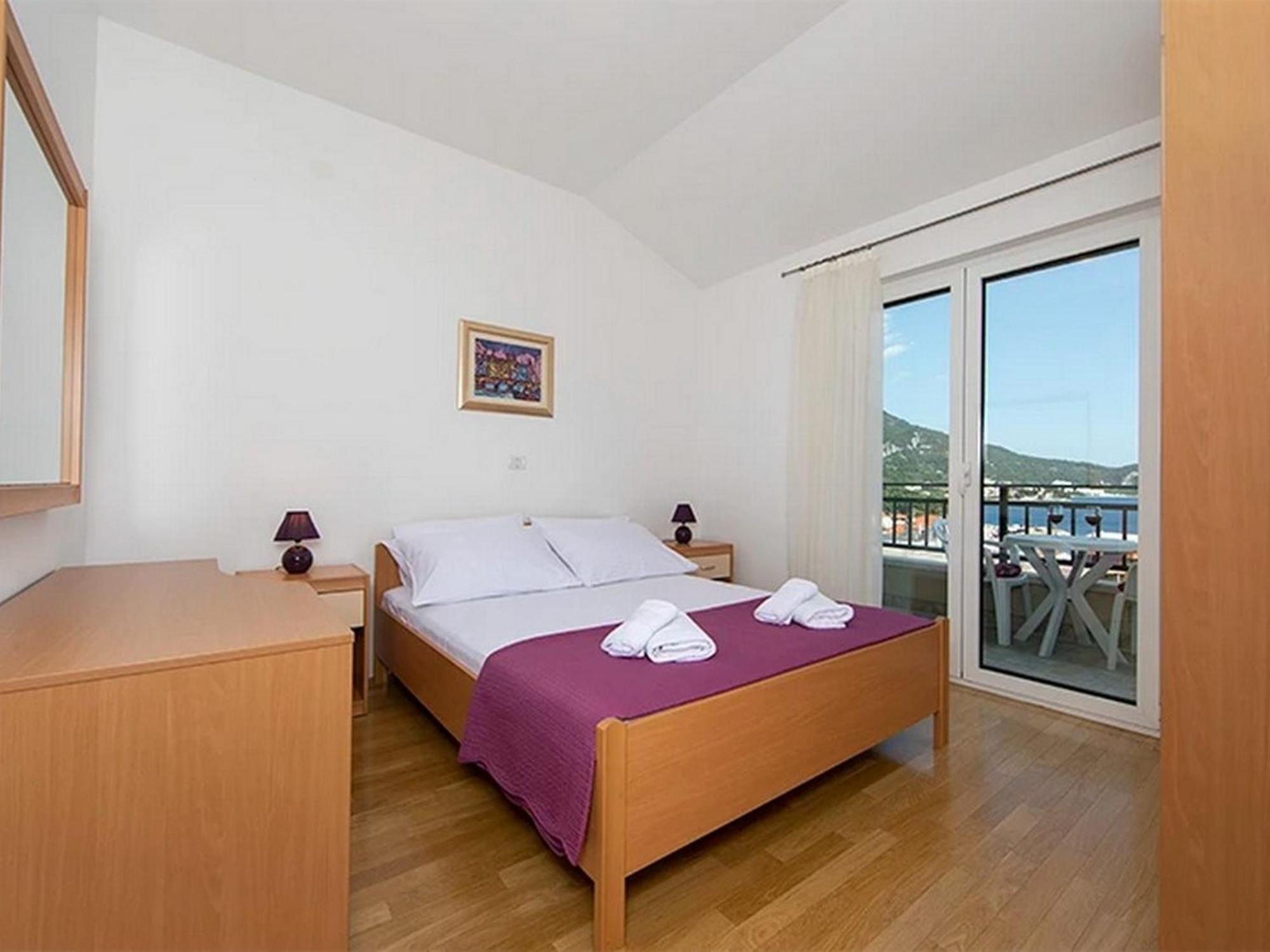 Apartments By The Sea Igrane, Makarska - 17292 Bagian luar foto