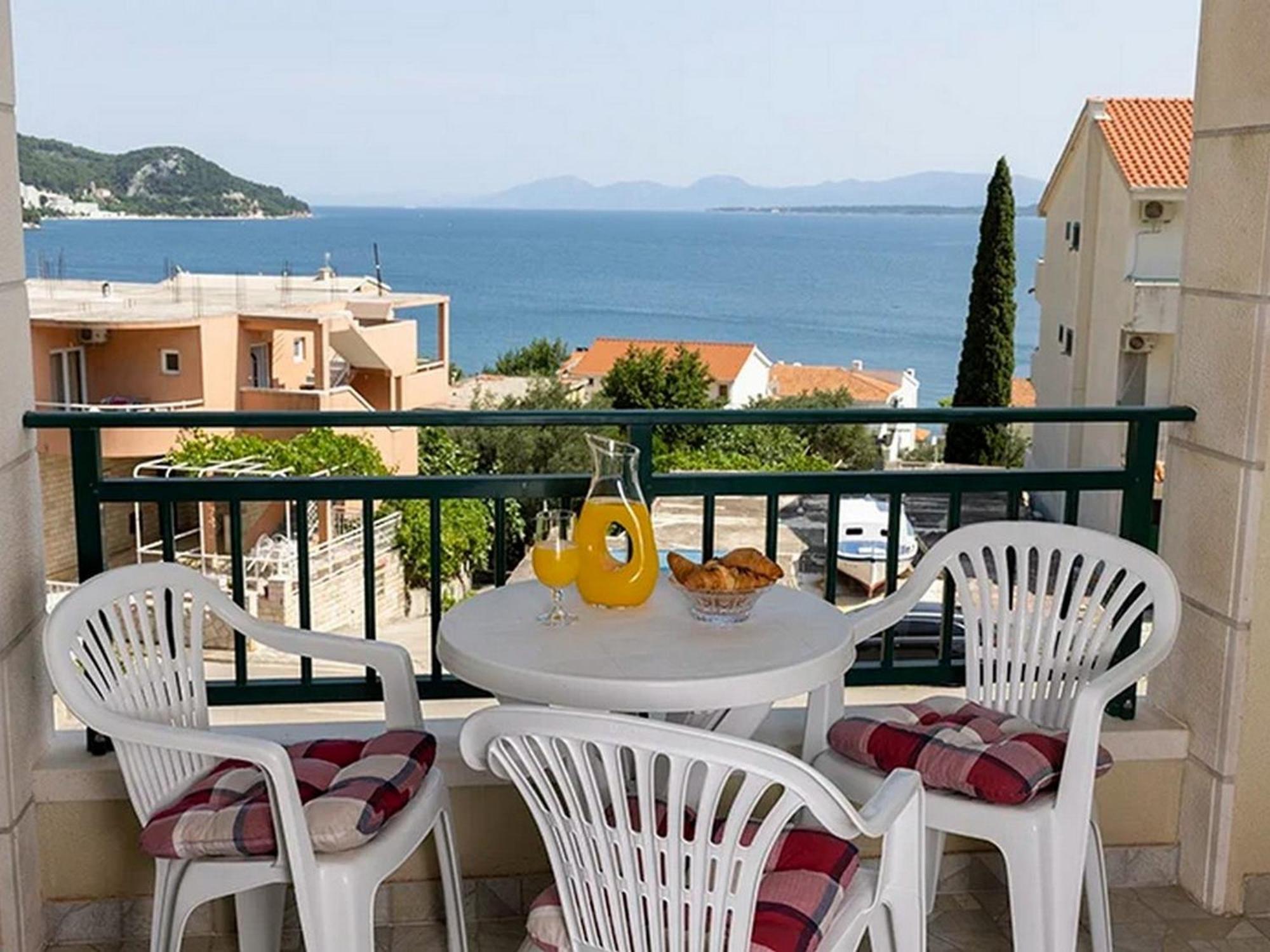 Apartments By The Sea Igrane, Makarska - 17292 Bagian luar foto