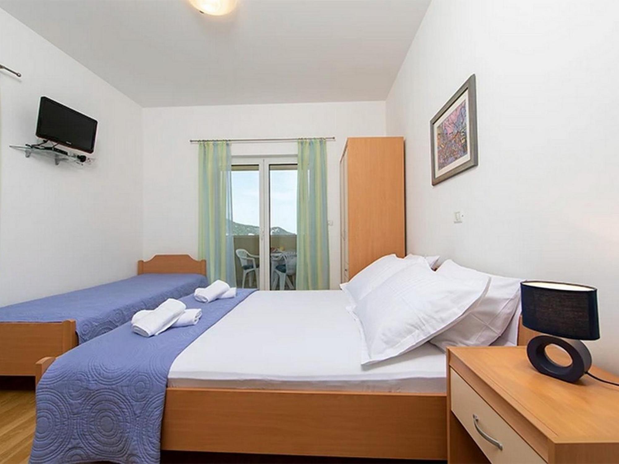 Apartments By The Sea Igrane, Makarska - 17292 Ruang foto
